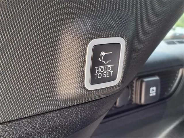 new 2025 Jeep Grand Cherokee car, priced at $45,221