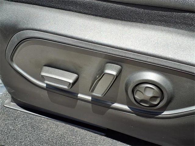 new 2025 Jeep Grand Cherokee car, priced at $45,221