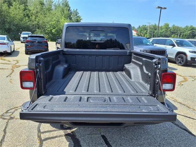 new 2025 Jeep Gladiator car, priced at $43,660
