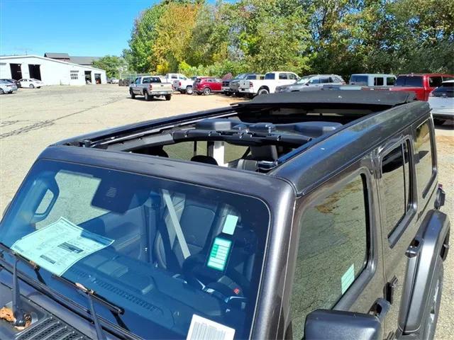new 2025 Jeep Wrangler car, priced at $54,450