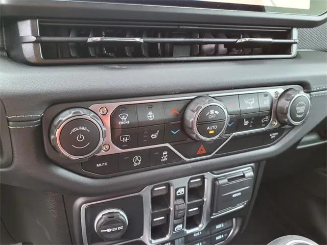 new 2025 Jeep Wrangler car, priced at $54,272