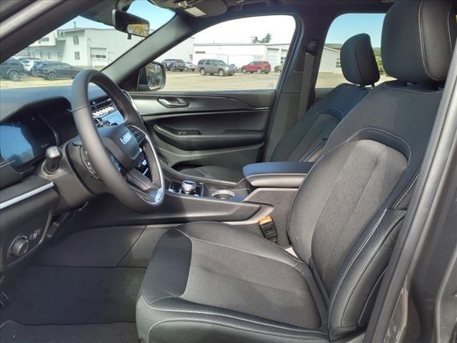 new 2025 Jeep Grand Cherokee car, priced at $41,417