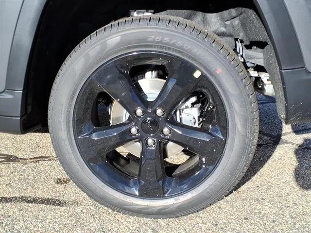 new 2025 Jeep Grand Cherokee car, priced at $50,410