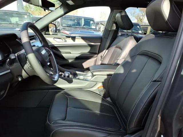 new 2025 Jeep Grand Cherokee car, priced at $50,410