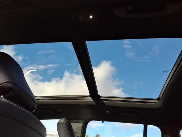 new 2025 Jeep Grand Cherokee car, priced at $50,410