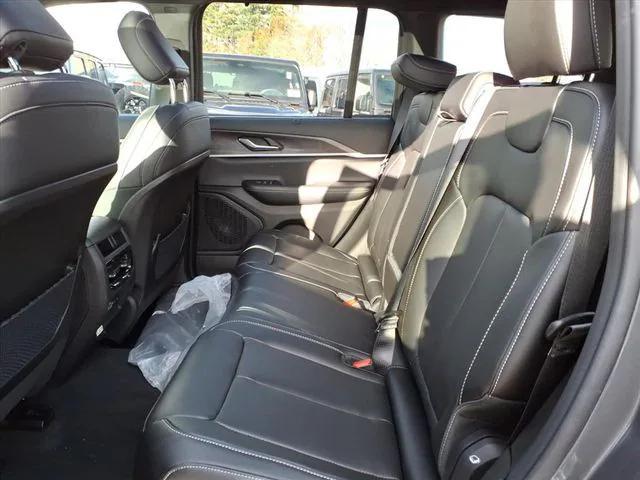 new 2025 Jeep Grand Cherokee car, priced at $50,410