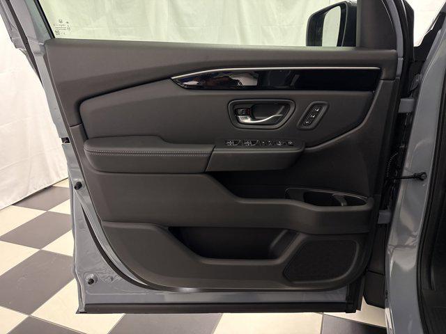 new 2025 Honda Pilot car, priced at $46,428