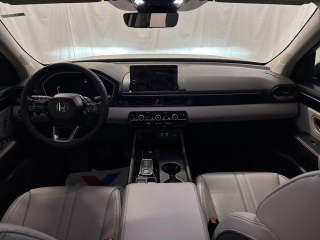 new 2025 Honda Pilot car, priced at $42,369