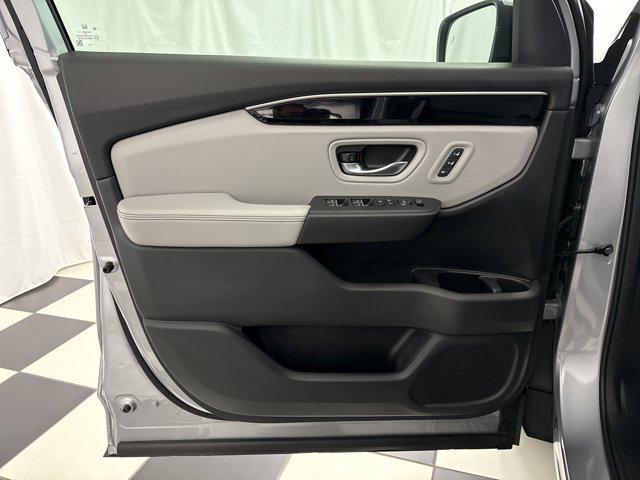 new 2025 Honda Pilot car, priced at $42,369