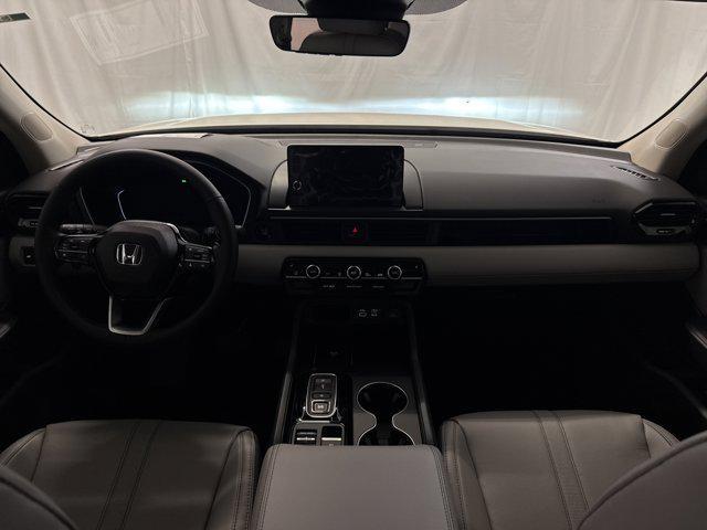 new 2025 Honda Pilot car, priced at $43,388