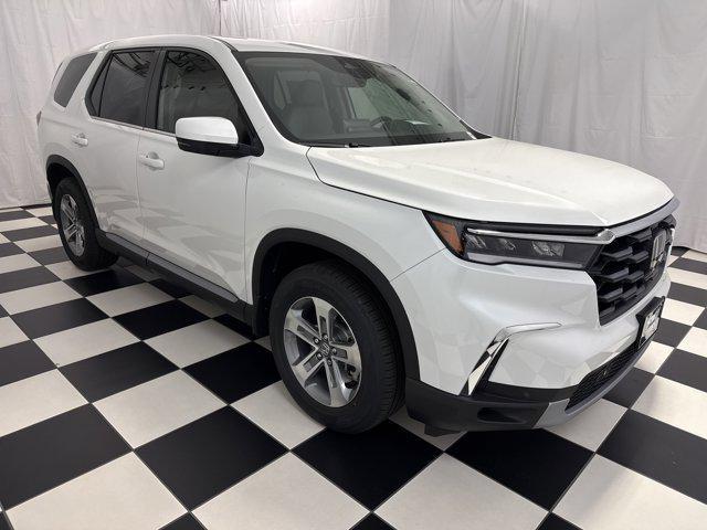 new 2025 Honda Pilot car, priced at $43,388