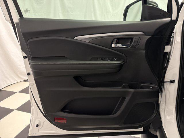 new 2025 Honda Ridgeline car, priced at $44,430