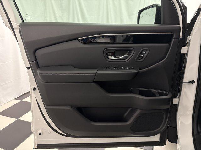 used 2025 Honda Pilot car, priced at $44,574