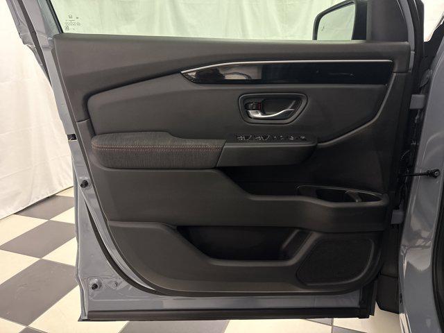 new 2025 Honda Pilot car, priced at $42,350