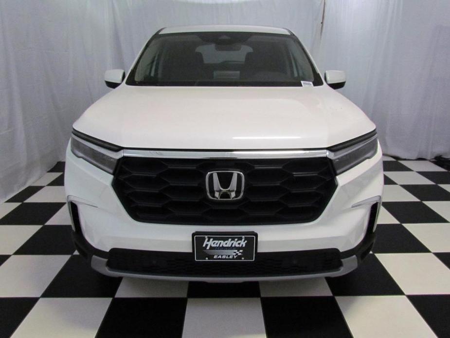 new 2025 Honda Pilot car, priced at $45,050