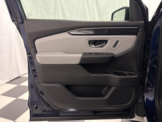 new 2025 Honda Pilot car, priced at $51,292