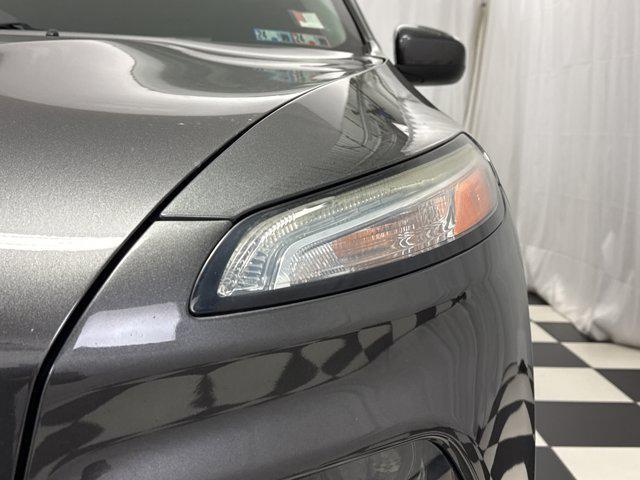 used 2016 Jeep Cherokee car, priced at $10,719