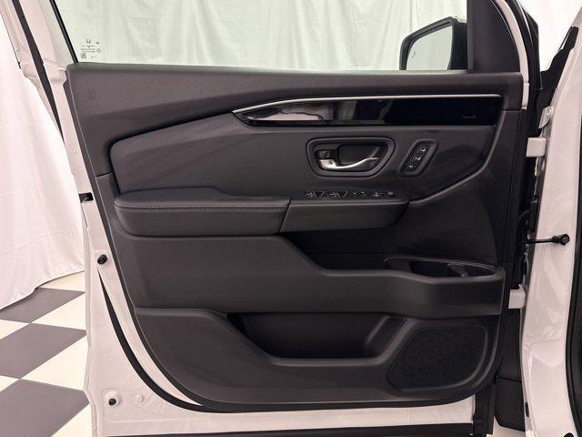 new 2025 Honda Pilot car, priced at $43,467