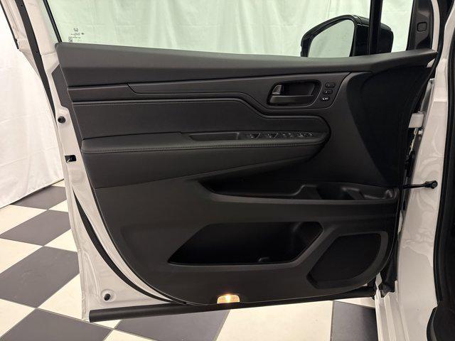 new 2026 Honda Odyssey car, priced at $43,211