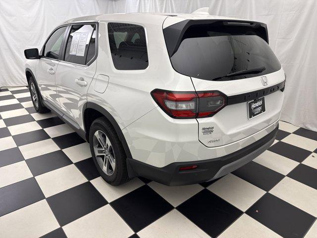 used 2025 Honda Pilot car, priced at $42,812