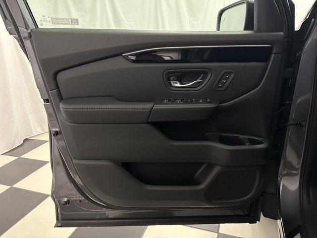 new 2025 Honda Pilot car, priced at $42,962