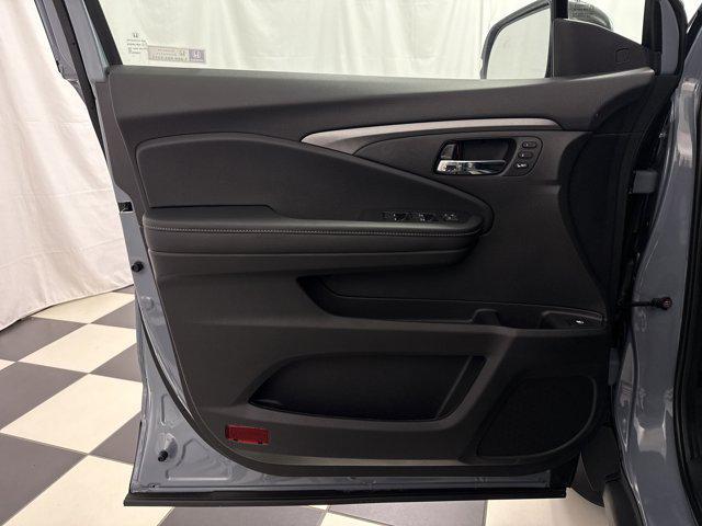 new 2025 Honda Ridgeline car, priced at $44,385