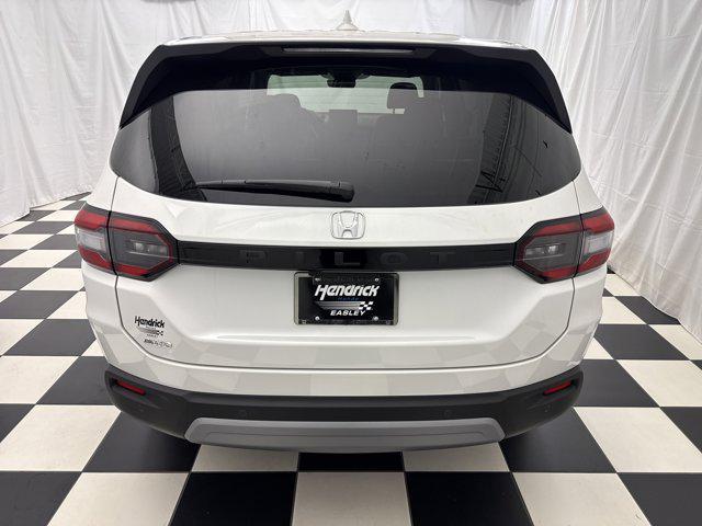 new 2025 Honda Pilot car, priced at $45,358