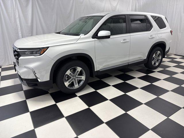 new 2025 Honda Pilot car, priced at $45,358
