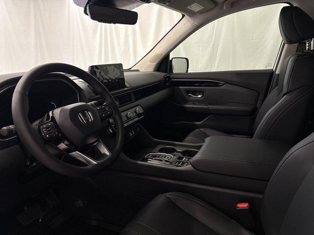 new 2025 Honda Pilot car, priced at $45,358