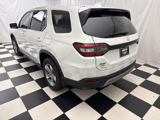 new 2025 Honda Pilot car, priced at $45,358