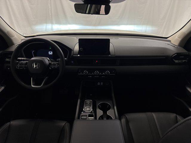 new 2025 Honda Pilot car, priced at $45,358