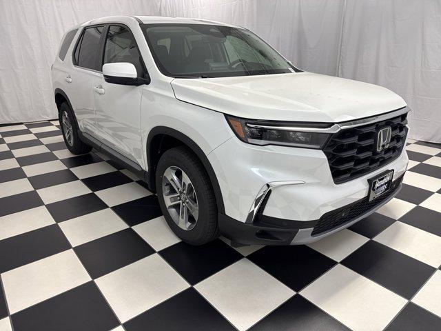 new 2025 Honda Pilot car, priced at $45,358