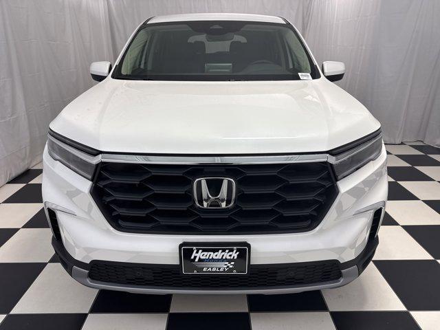 new 2025 Honda Pilot car, priced at $44,811
