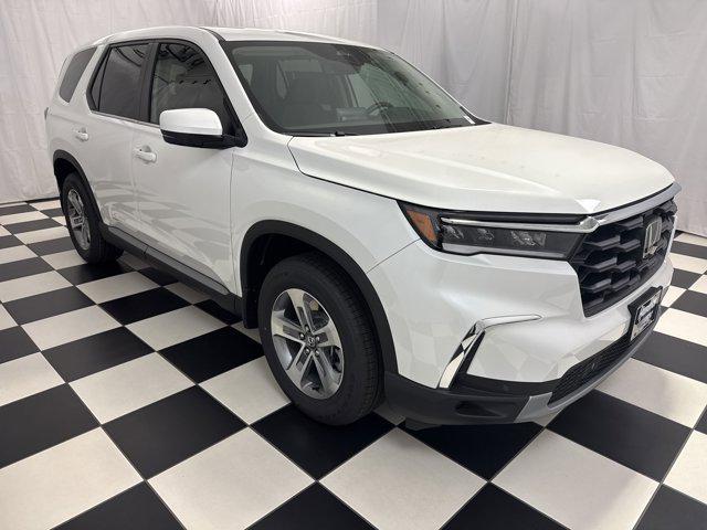 new 2025 Honda Pilot car, priced at $44,811