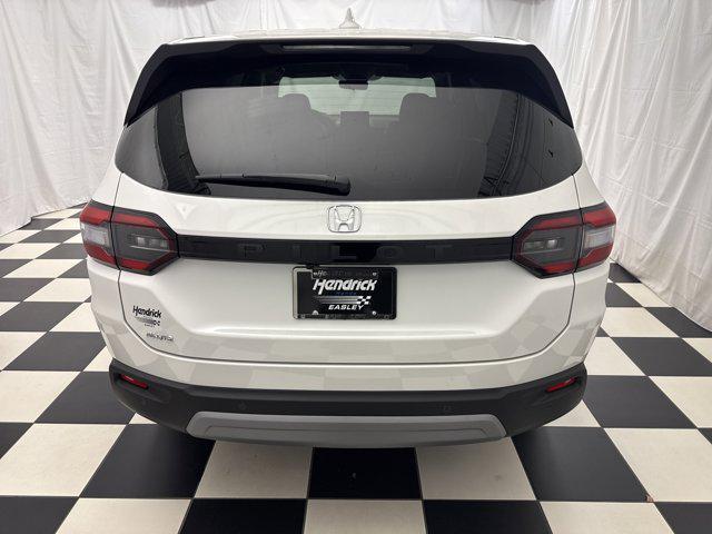 new 2025 Honda Pilot car, priced at $44,811