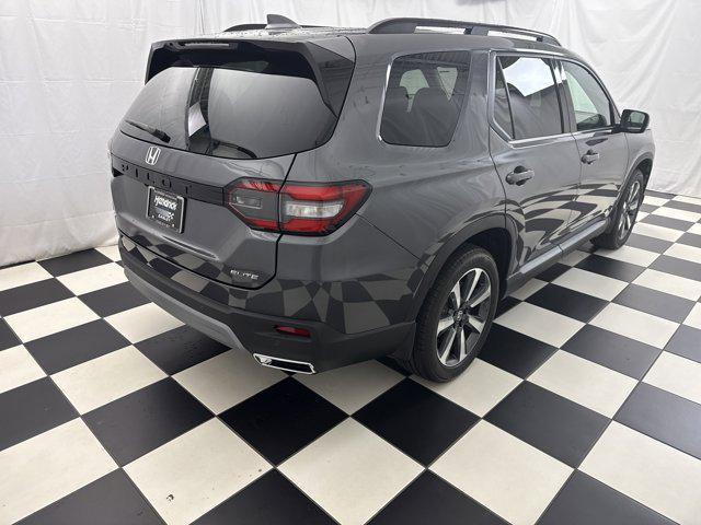 new 2025 Honda Pilot car, priced at $54,575