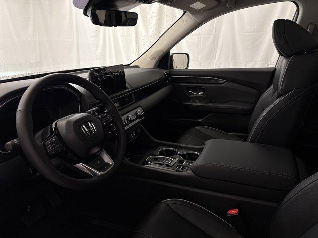 new 2025 Honda Pilot car, priced at $54,575