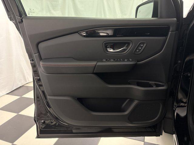 new 2025 Honda Pilot car, priced at $47,948