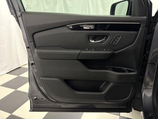 new 2025 Honda Pilot car, priced at $44,931