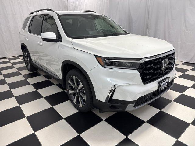 new 2025 Honda Pilot car, priced at $45,880