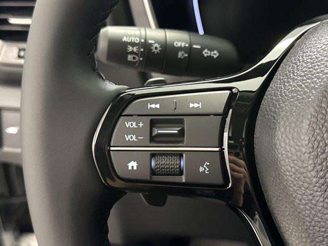 new 2025 Honda Pilot car, priced at $45,880