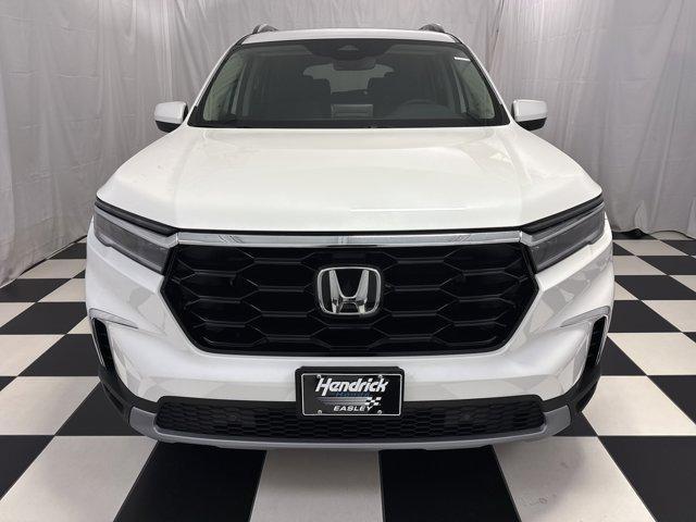 new 2025 Honda Pilot car, priced at $45,880