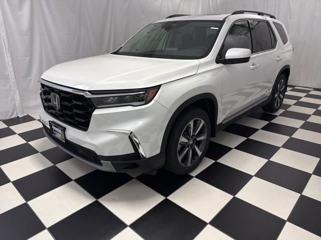 new 2025 Honda Pilot car, priced at $45,880