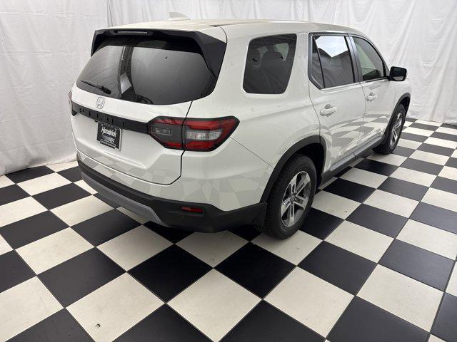 new 2025 Honda Pilot car, priced at $42,795