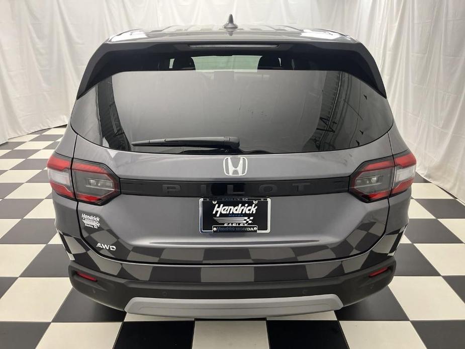 new 2025 Honda Pilot car, priced at $44,002