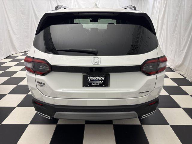 new 2025 Honda Pilot car, priced at $45,880