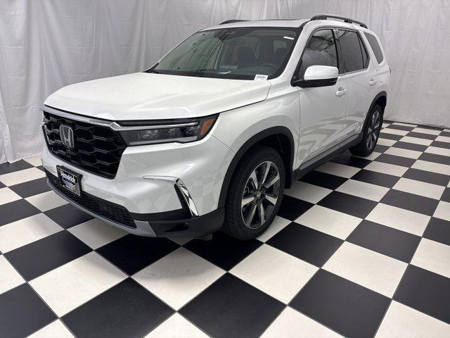 new 2025 Honda Pilot car, priced at $45,880