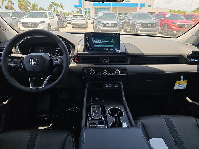 new 2025 Honda Pilot car, priced at $48,950