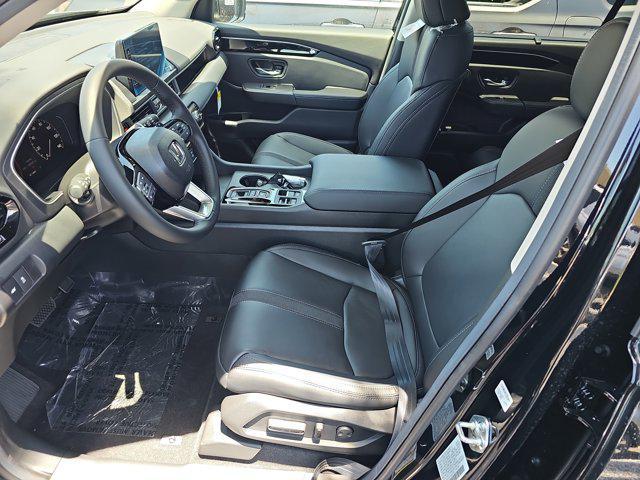 new 2025 Honda Pilot car, priced at $48,950
