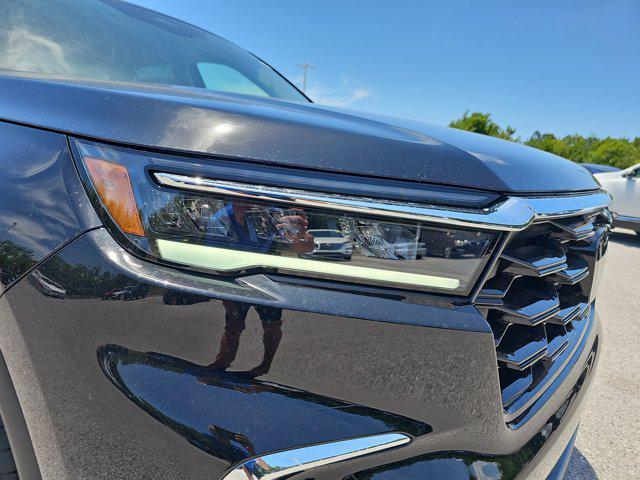 new 2025 Honda Pilot car, priced at $48,950